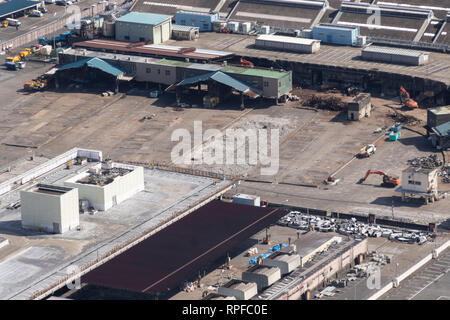 Ansicht von oben von Tokyo's Großhandel Tsukiji Fischmarkt unter Abbruch, am 21. Februar 2019, Tokio, Japan. Tokios legendären Fischmarkt wird eine internationale Konferenz zu werden nach 80 Jahren Handel mit Fisch und Meeresfrüchten. Es war eines der beliebtesten Reiseziele der japanischen Hauptstadt für internationale Touristen. Credit: Rodrigo Reyes Marin/LBA/Alamy leben Nachrichten Stockfoto