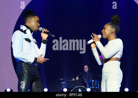 Bournemouth, Dorset, Großbritannien. 20. Februar 2019. X-Factor UK Tour 2019 - 20. Februar 2019, Shan Ako und Dalton Harris auf der Bühne, BIC, Bournemouth, Dorset, UK Credit: Dawn Fletcher-Park/Alamy leben Nachrichten Stockfoto