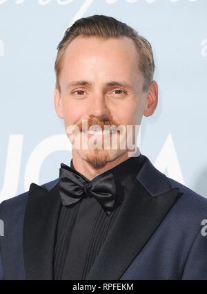 Los Angeles, CA, USA. 21 Feb, 2019. Jasper Paakkonen in der Ankunftshalle für UCLA Hollywood für Wissenschaft Gala, Private Residence, Los Angeles, CA 21. Februar 2019. Credit: Elizabeth Goodenough/Everett Collection/Alamy leben Nachrichten Stockfoto