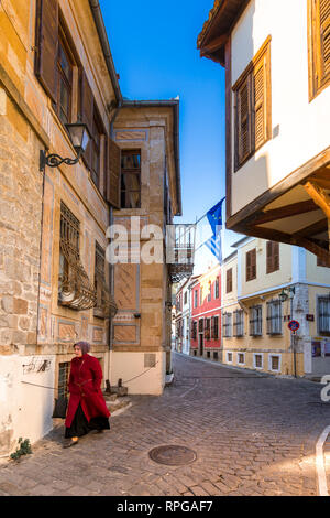 Malerische Gasse und Gebäude in der Altstadt von Xanthi, Griechenland. Stockfoto