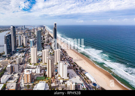 Strand von Surfers Paradise und Wolkenkratzer das Stadtbild Stockfoto