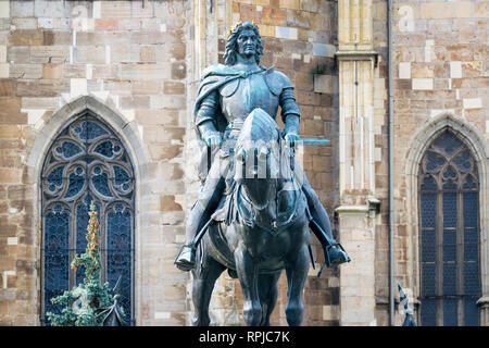 Der Matthias Corvinus Denkmal von János Fadrusz in Cluj-Napoca, Rumänien. Stockfoto