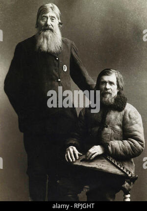 Ivan Onola und Ivan Lösönen, rune Sänger und kantele Spieler (Zither - wie String Instrument). 2 28 1914 Stockfoto