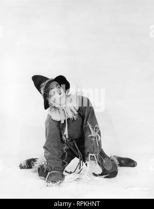 Der Zauberer von Oz 1939 Ray Bolger als Scarecrow Regie Victor Fleming Frank L Baum MGM Stockfoto