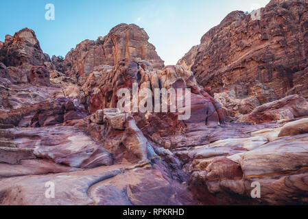 Straße der Fassaden in Petra historische Stadt der nabatäischen Reiches in Jordanien Stockfoto