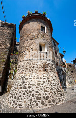 Tazzòla runder Turm, Pofi, Latium, Italien Stockfoto