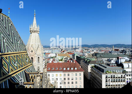 Der Blick aus dem Nordturm des Stephansdom, Wien, Österreich Stockfoto