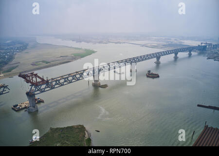 65 Prozent Bau von Padma Brücke abgeschlossen ist Stockfoto