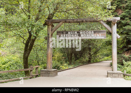 Der Eingang zum Muir Woods National Park in CA Stockfoto