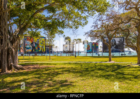 Umarmen unsere Unterschiede jährlichen im Exponat im Bayfront Park in Sarasota Florida Stockfoto