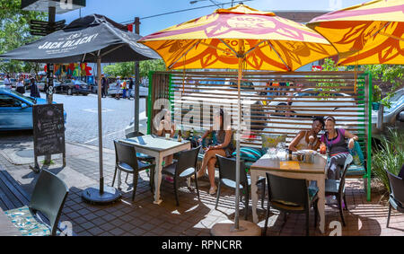 Johannesburg, Südafrika, 19. Oktober 2018: Blick vom Cafe im modischen Viertel. Stockfoto