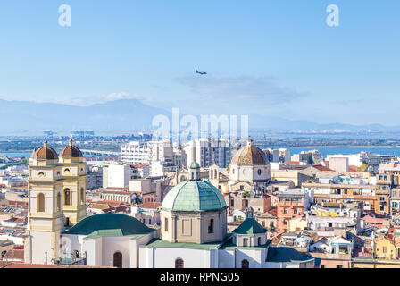 Panoramablick von der Altstadt von Cagliari, der Hauptstadt von Sardinien, Italien Stockfoto