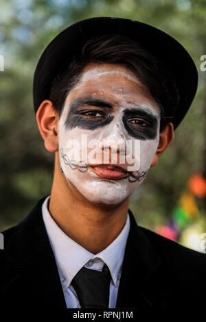 CHARRO. Studenten feierten ein Fest der Catrinas und der Tag der Toten Altäre heute Morgen. Catrinas, Charros Mexicanos. Stockfoto