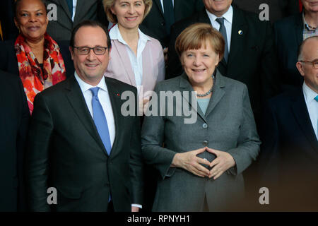 Francois Hollande, BKin Merkel - deutsch-französische Regierungskonsultationen, Bundeskanzleramt, 31. Maerz 2015, Berlin. Stockfoto