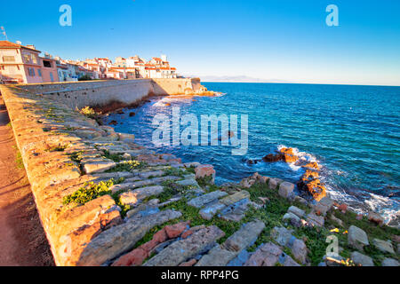 Antibes Altstadt direkt am Meer und Sehenswürdigkeiten, berühmten Ziel in Cote d Azur, Frankreich Stockfoto