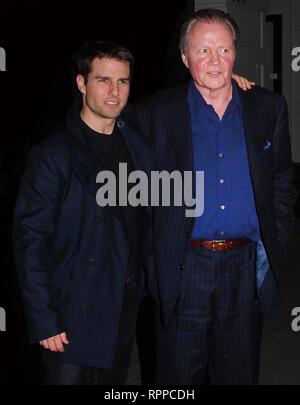 TOM CRUISE JON VOIGHT 2001 Foto von John Barrett/PHOTOlink Stockfoto