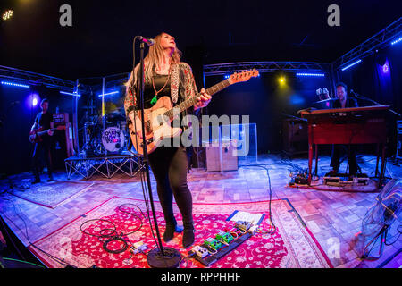 Mailand, Italien. 21 Feb, 2019. Das British blues rock Gitarrist und Sänger JOANNA SHAW TAYLOR live auf der Bühne an der Legende Verein während der "rücksichtslosen Herzen Tour" Credit: Rodolfo Sassano/Alamy leben Nachrichten Stockfoto