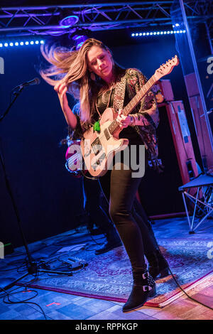 Mailand, Italien. 21 Feb, 2019. Das British blues rock Gitarrist und Sänger JOANNA SHAW TAYLOR live auf der Bühne an der Legende Verein während der "rücksichtslosen Herzen Tour" Credit: Rodolfo Sassano/Alamy leben Nachrichten Stockfoto