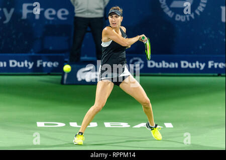 Dubai, VAE. 22. Feb 2019. Belinda Bencic der Schweiz in Aktion im semi Finale gegen Elina Svitolina der Ukraine während der Dubai Duty Free Tennis Meisterschaft am Dubai International Tennis Stadium, Dubai, UAE am 22. Februar 2019. Foto von Grant Winter. Credit: UK Sport Pics Ltd/Alamy leben Nachrichten Stockfoto