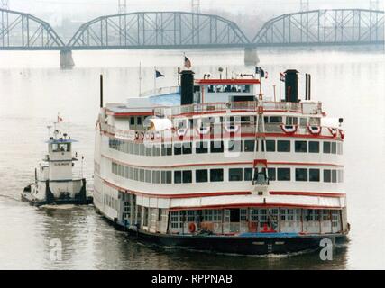 Oktober 20, 2012, Davenport, Iowa, USA - Der Präsident Riverboat Casino. (Bild: © Viererkabel-stadt setzt Zeit Archiv/Viererkabel - Zeiten über ZUMA Draht) Stockfoto