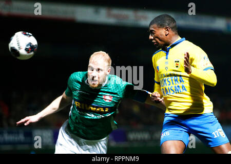 LEEUWARDEN, 22-02-2019, cambuur Stadion, Saison 2018 - 2019, Keukenkampioen divisie, Daniel Breedijk, Tyrone Conraad während des Spiels SC Cambuur - FC Dordrecht Stockfoto