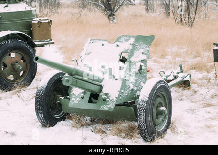 Russisch-Sowjetischen 45mm Anti-tank Gun. Es war die wichtigste Anti-tank Weapon Artillerie Einheiten der Roten Armee im Zweiten Weltkrieg WW II. Stockfoto