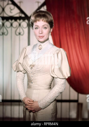 MÄDCHEN IN UNIFORM/BRD 1958 / Geza von Radvanyi/Lilli Palmer als Elisabeth von Bernburg in 'Mädchen in Uniform', 1958. Studioportrait. A. Grimm Stockfoto