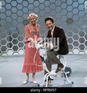 DALLI DALLI/Hans Rosenthal und Assistentin Monika SUNDERMANN, Sendung vom 16.12.1971 Grimm 406 Stockfoto