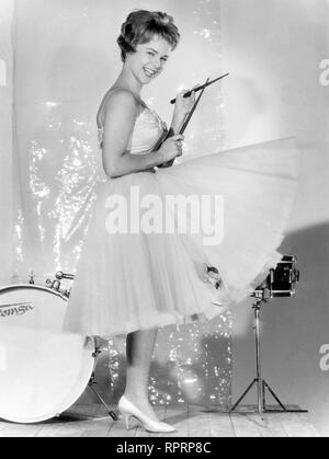 CORNELIA (Conny) FROBOESS, Studioaufnahme für den Film: 'Wenn die Conny mit dem Peter', 1958. Stockfoto