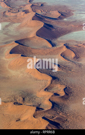 Luftaufnahme Dünen von Sossusvlei. Namib-Naukluft-Nationalpark. Afrika. Landschaften Namibias. Stockfoto