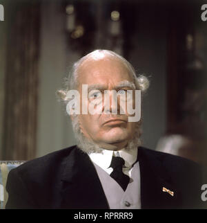 MILLIONEN / MAß / TV-Film D 1970/Erich Neureuther Curd Jürgens als Carlos, Marquis de Cabral#/Überschrift: MILLIONEN NACH MAß/D 1970 Stockfoto