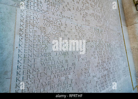 An den Wänden der fehlt. Cambridge American Cemetery in der Nähe von Madingley, Cambridgeshire, Großbritannien. Tausende von US-Soldaten in Aktion fehlt Stockfoto