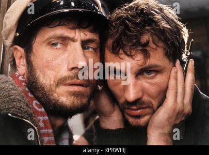 DAS BOOT/BRD 1981 / Wolfgang Petersen JÜRGEN PROCHNOW (U-Boot Kommandanten), Heinz Hoenig (Hinrich) Funker in 'Das Boot', 1981. 31240/#/Überschrift: DAS BOOT/BRD 1981 Stockfoto