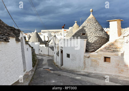 ALBEROBELLO, Italien - 11. Februar 2019. Einzigartige Trulli von Alberobello, Apulien, Italien Stockfoto