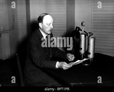 Premierminister Risto Ryti sprechen im Radio August 18, 1940. YLE Stockfoto