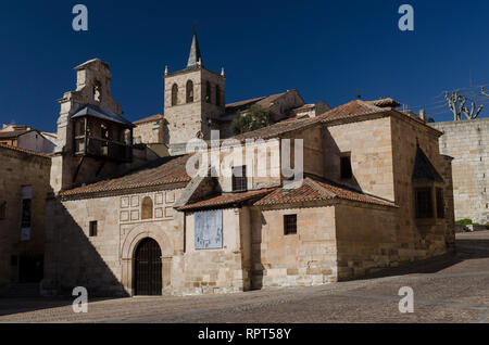 Museo de Zamora en la Iglesia de Santa Lucia con la Iglesia de San Cipriano al Fondo. Stockfoto