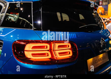 PARIS, Frankreich - Okt 4, 2018: die Rückansicht des neuen elektrischen Stecker in Citroen C5 SUV Aircross Hybrid auf der internationalen Auto Ausstellung Mondial Paris Motor Show Stockfoto