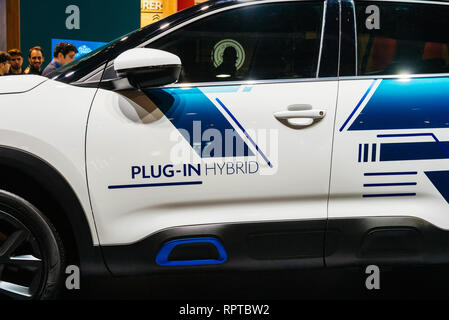 PARIS, Frankreich - Okt 4, 2018: Plug-in-Hybrid Anmelden neue Netzstecker in Citroen C5 SUV Aircross Hybrid auf der internationalen Auto Ausstellung Mondial Paris Motor Show Stockfoto