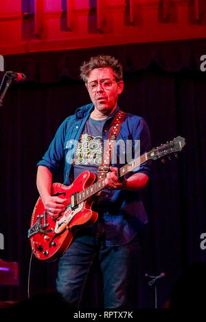 Kanadische Sänger, Songwriter, Gitarrist, Danny Michel, Leistung, Rogue Folk Club, Vancouver, British Columbia, Kanada Stockfoto