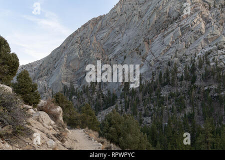 Die Mt. Whitney Trail durch die Berge in der Nähe von Lone Pine, California, CA Stockfoto