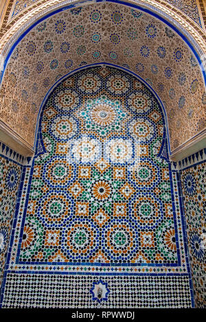 Arabisch floral nahtlose Muster - der traditionellen islamischen Hintergrund. Dekoratives Element - Traditionelle marokkanische Muster, bunten Mosaikfliesen Hintergrund Stockfoto