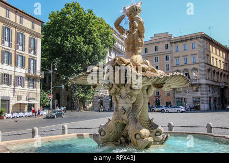 Rom, Italien, 11. JULI 2017: Triton Brunnen auf der Piazza Barberini in Rom, Italien Stockfoto