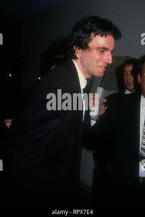 BEVERLY HILLS, Ca - 22. Januar: Schauspieler Daniel Day-Lewis besucht die 51. jährliche Golden Globe Awards am 22. Januar 1994 im Beverly Hilton Hotel in Beverly Hills, Kalifornien. Foto von Barry King/Alamy Stock Foto Stockfoto