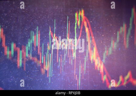 Forex leuchtende Grafiken in verschiedenen Farben übersicht Finanzmarkt Situation auf abstrakte digitale Hintergrund. Stockfoto