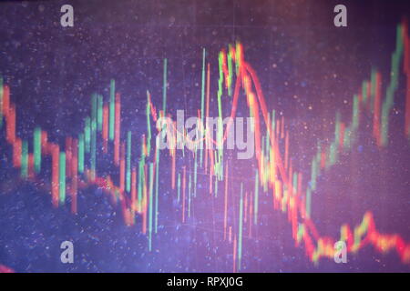 Forex leuchtende Grafiken in verschiedenen Farben übersicht Finanzmarkt Situation auf abstrakte digitale Hintergrund. Stockfoto
