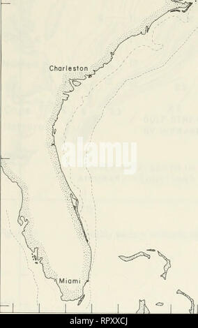 . Airborne Strahlungsthermometer Messungen von Cape Cod, Massachusetts nach Miami, Florida, Juli 1970 - Juni 1976. Die Temperatur der Ozeane - Atlantikküste (U. S.). Oberfläche ISOTHERMEN -°C Charleston Boltimore. Bitte beachten Sie, dass diese Bilder sind von der gescannten Seite Bilder, die digital für die Lesbarkeit verbessert haben mögen - Färbung und Aussehen dieser Abbildungen können nicht perfekt dem Original ähneln. extrahiert. Fried, J. W; Reed, J. C. Washington, D.C.: United States Coast Guard, ozeanographischen Einheit Stockfoto