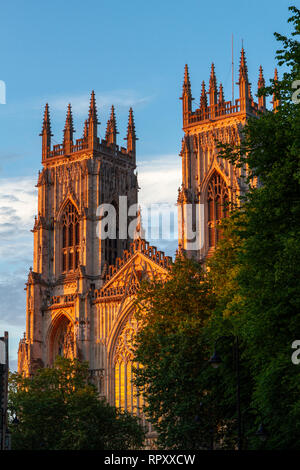 York Minster (ehemals Kathedrale und Metropolitical Kirche St. Peter in New York), Stadt York, UK. Stockfoto