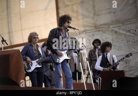 BOB Dylan Bob Dylan mit Band bei einem Konzert in den 1980er Jahren. Eda/Überschrift: Bob Dylan Stockfoto
