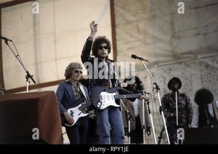 BOB Dylan Bob Dylan mit Band bei einem Konzert in den 1980er Jahren. Eda/Überschrift: Bob Dylan Stockfoto