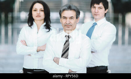 Portrait business Arbeitsgruppe stehen im Amt. Stockfoto